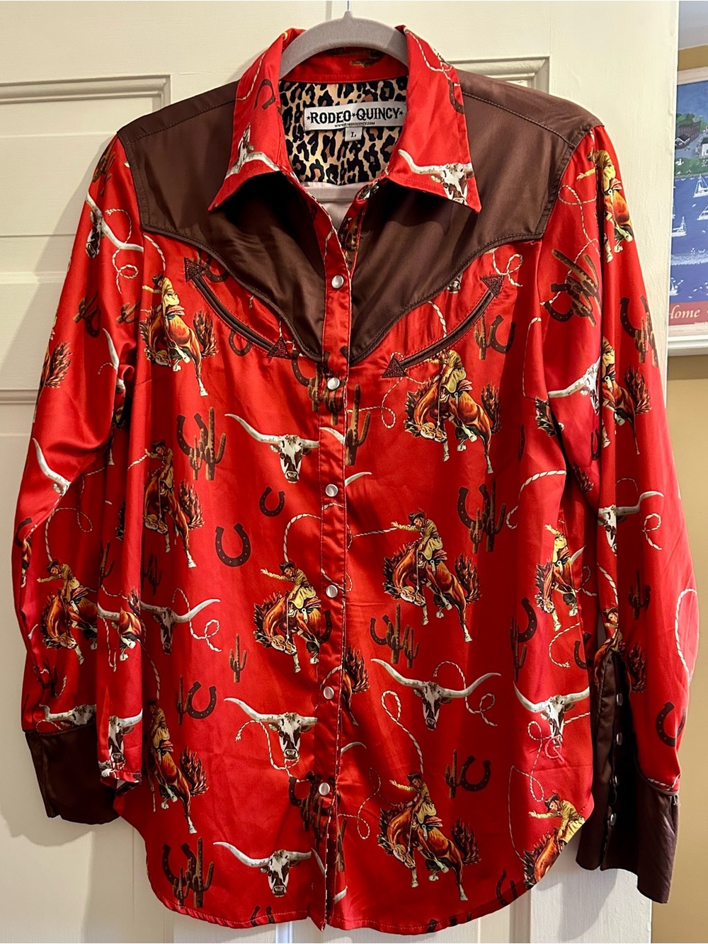 Rodeo Quincy sz Large  Women's Red Western Print Button-Up Blouse Brown Yoke